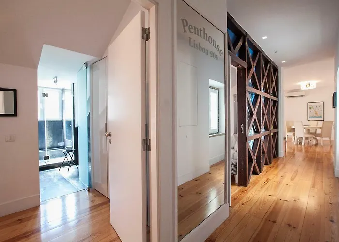 Penthouse 204 Apartment *